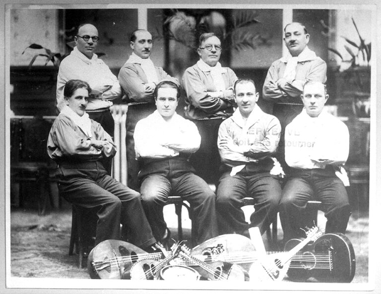 Μικρασιάτικα τραγούδια Τα Πολιτάκια εστουδιαντίνα